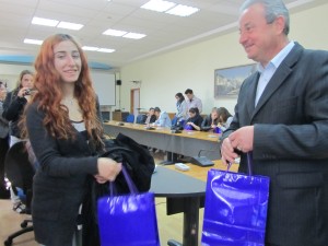 29.03.12 гости италия3 Кметът Казанджиев се срещна с гости на ПМГ от Италия