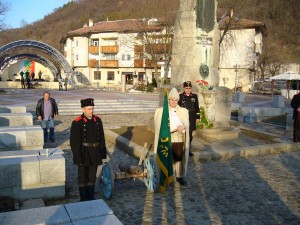 P1240052 Днес се нвършват 110 години от откриването на паметника на войводата Тодор Кирков