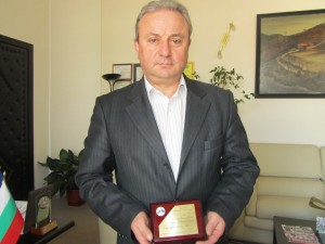 kmet1603121 Казанджиев с приз „Кмет на годината” за 2011 г.