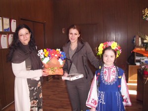 ou2303123 Пролетта влезе и в кабинета на областния управител