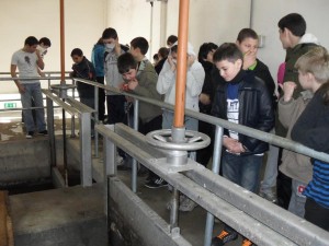 stancia2603121 Млади еколози посетиха пречиствателната станция в гр. Ловеч