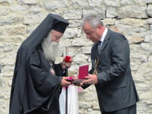 11.05.12+празник5 1 Патриарх Максим стана „Почетен гражданин на град Ловеч“