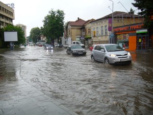 lovechpodvoda1005122 Порой наводни Ловеч за минути