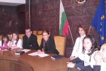 Областният управител представи дейността си пред ученици от клуб „История на българските институции”