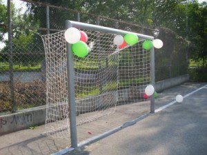 gerb2606121 Възстановена спортна площадка и нови футболни мрежи подари ГЕРБ на ловешкия квартал „Здравец”