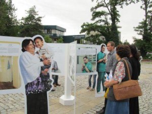izlojba1406121 Пътуваща фотоизложба показва добри практики от проекти по оперативна програма „Развитие на човешките ресурси”