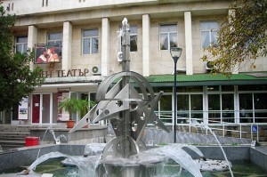 teatar106121 ОБЩИНА ЛОВЕЧ - МЕСЕЧЕН КУЛТУРЕН АФИШ ЮНИ 2012