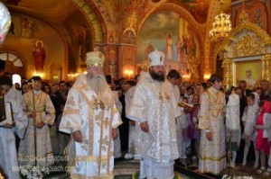 ukraina1306124 Ловчанският митрополит Гавриил заведе свещеници и миряни на поклонническото пътуване в Украйна