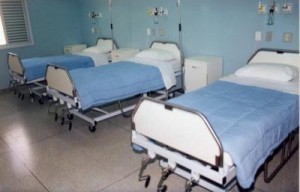 bolnica2007121 Предложение за купуване на хемодиализен апарат за болницата разглеждат общинските съветници