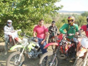umarevci1708121 umarevci1708121 ЗАБАВНО ЛЯТО
