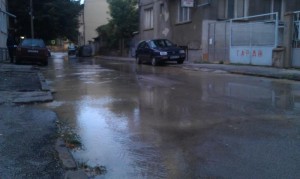 avaria2109128 Аварията по улица „Хаджи Димитър“ ще бъде отстранена до утре