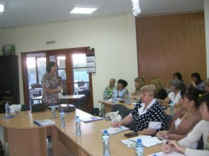 medkurs309121 Медицинските специалисти от общинското здравеопазване в курс за продължаващо обучение по грижи за деца и възрастни