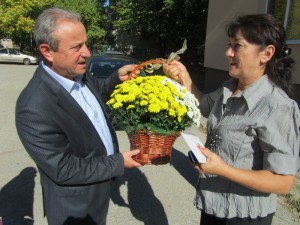 dncentar1810121 Казанджиев, Петков и Маринова на 15-ия рожден ден на Дневния център за деца и възрастни с увреждания