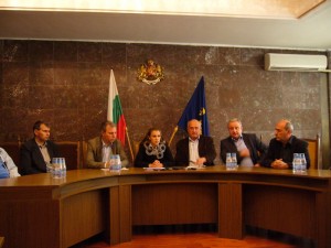 ou2210121 966 кг краве сирене и 3,5 тона сурово мляко са унищожени в Ловеч, областен управител плаща за унищожаване на заразения фураж