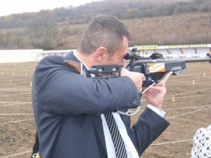 biatlontroyan1611127 Министър Свилен Нейков откри стрелбищен комплекс за летен биатлон в Троян