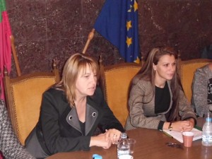ou111121 Областният управител посрещна зам.-министър Валентина Симеонова за работна среща по въпросите на деинституционализацията на децата в социални заведения
