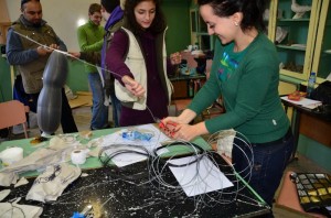 workshop2711121 Изложба – презентация на уъркшопи за „художествени конструкции“ и „светлинно и кинетично изкуство“ по проект „Паралелни стъпки, паралелни пространства“
