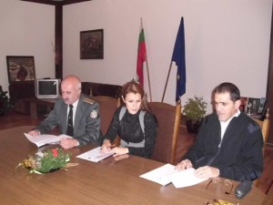 ou712121 Областен управител, Камара на строителите и ОУ ПБЗН подписаха тристранно споразумение за взаимодействие при бедствия и кризи